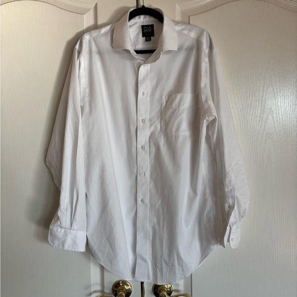 Jos A Banks Ttaveler white long sleeve dress shirt size 16 1/2 32/33 - Picture 2 of 9
